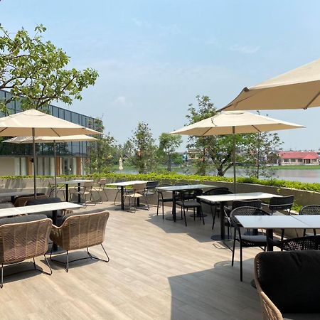 Neera Retreat Hotel Nakhon Pathom Extérieur photo