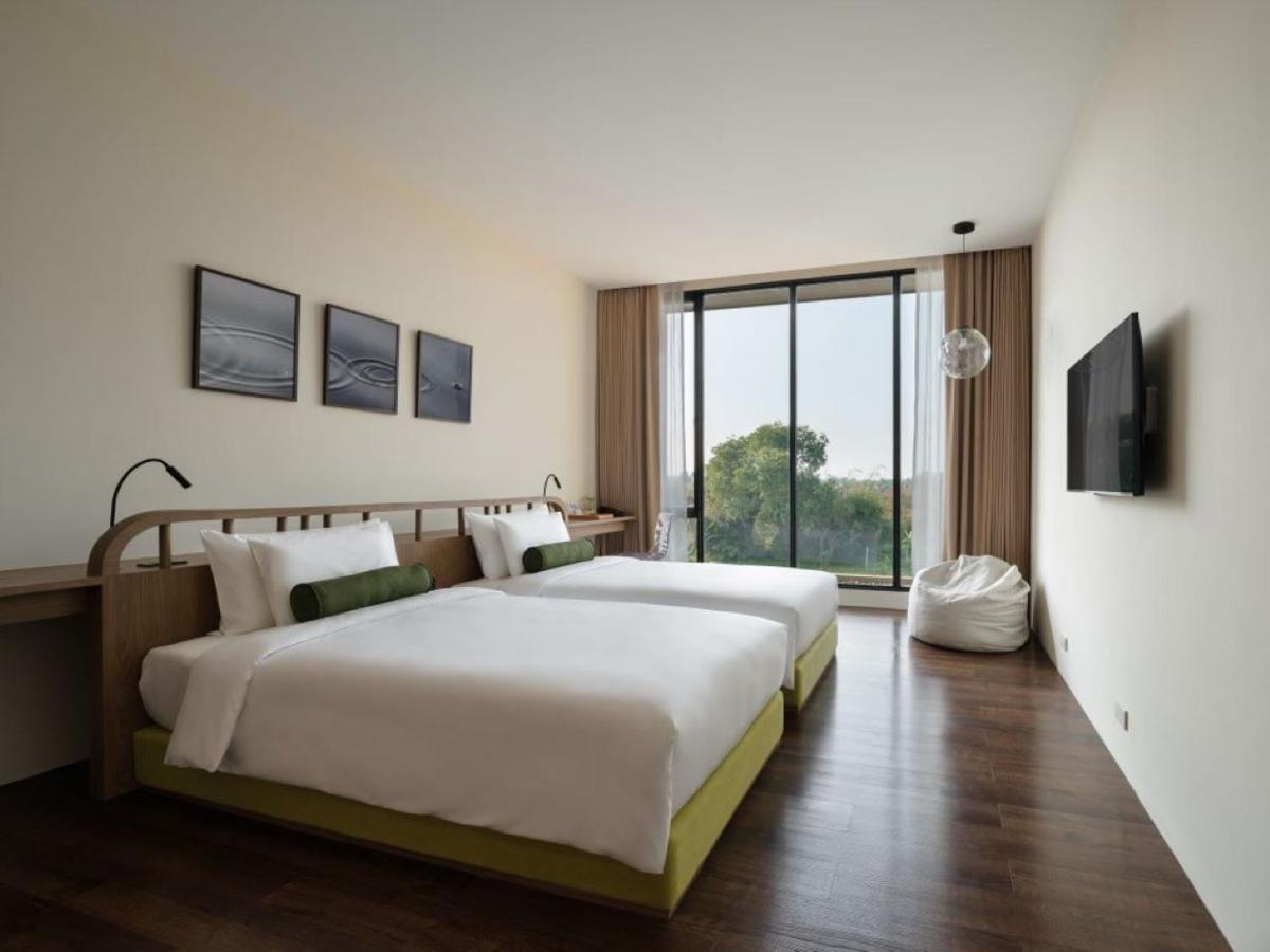 Neera Retreat Hotel Nakhon Pathom Extérieur photo