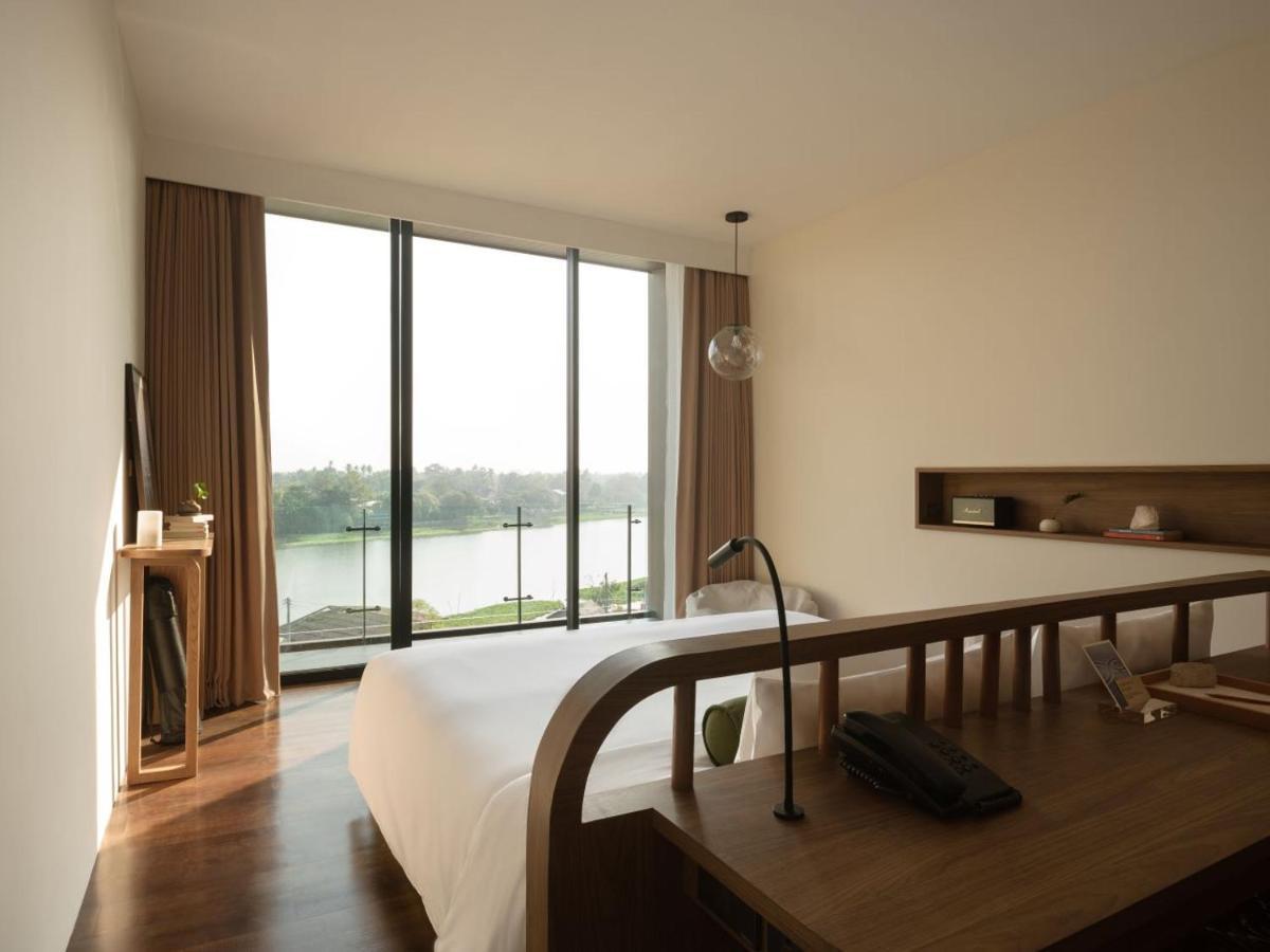 Neera Retreat Hotel Nakhon Pathom Extérieur photo