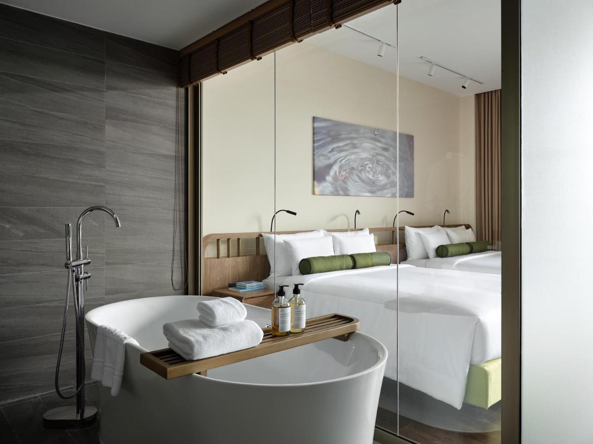 Neera Retreat Hotel Nakhon Pathom Extérieur photo